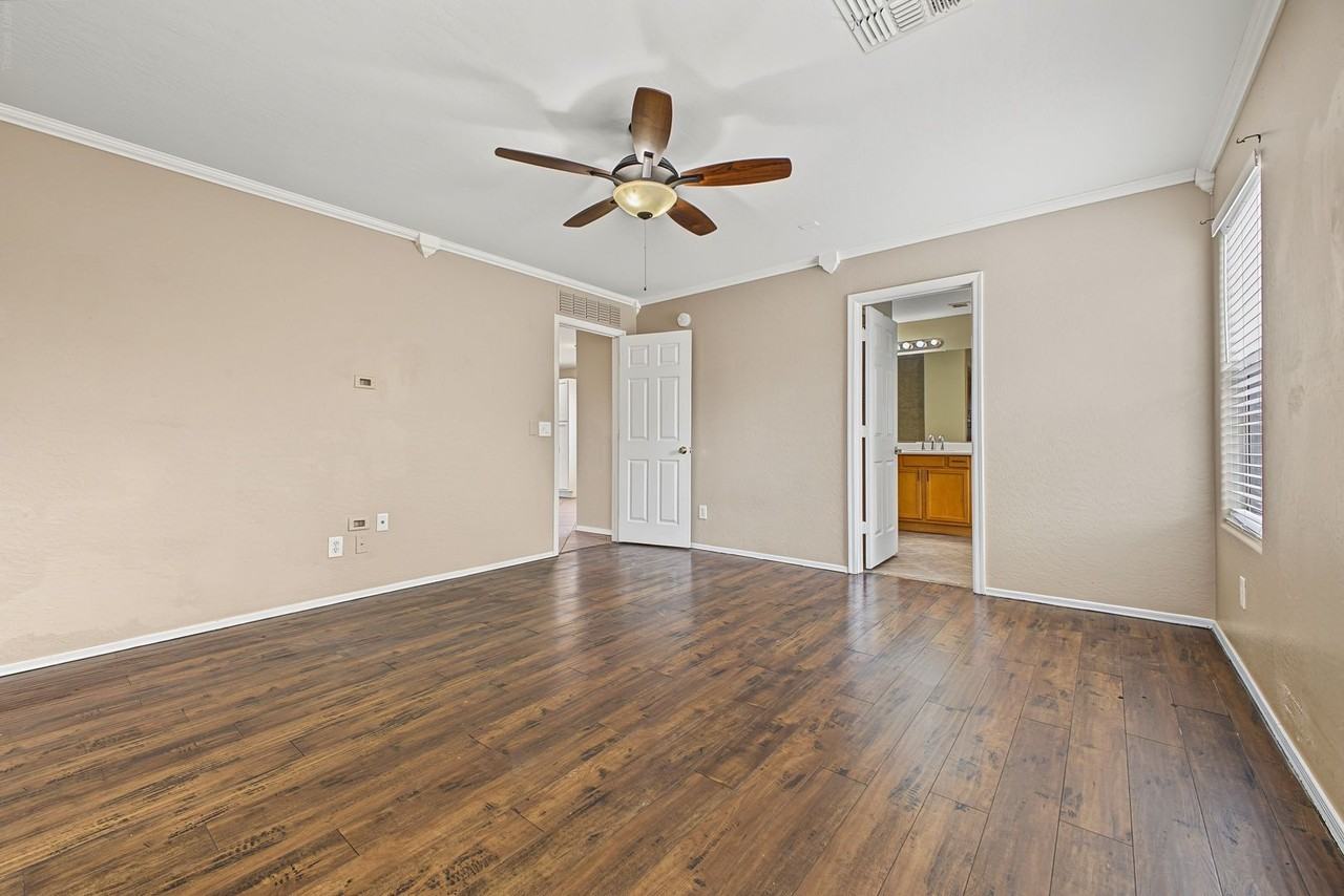 43540 W Bedford Dr - Photo 7 of 19