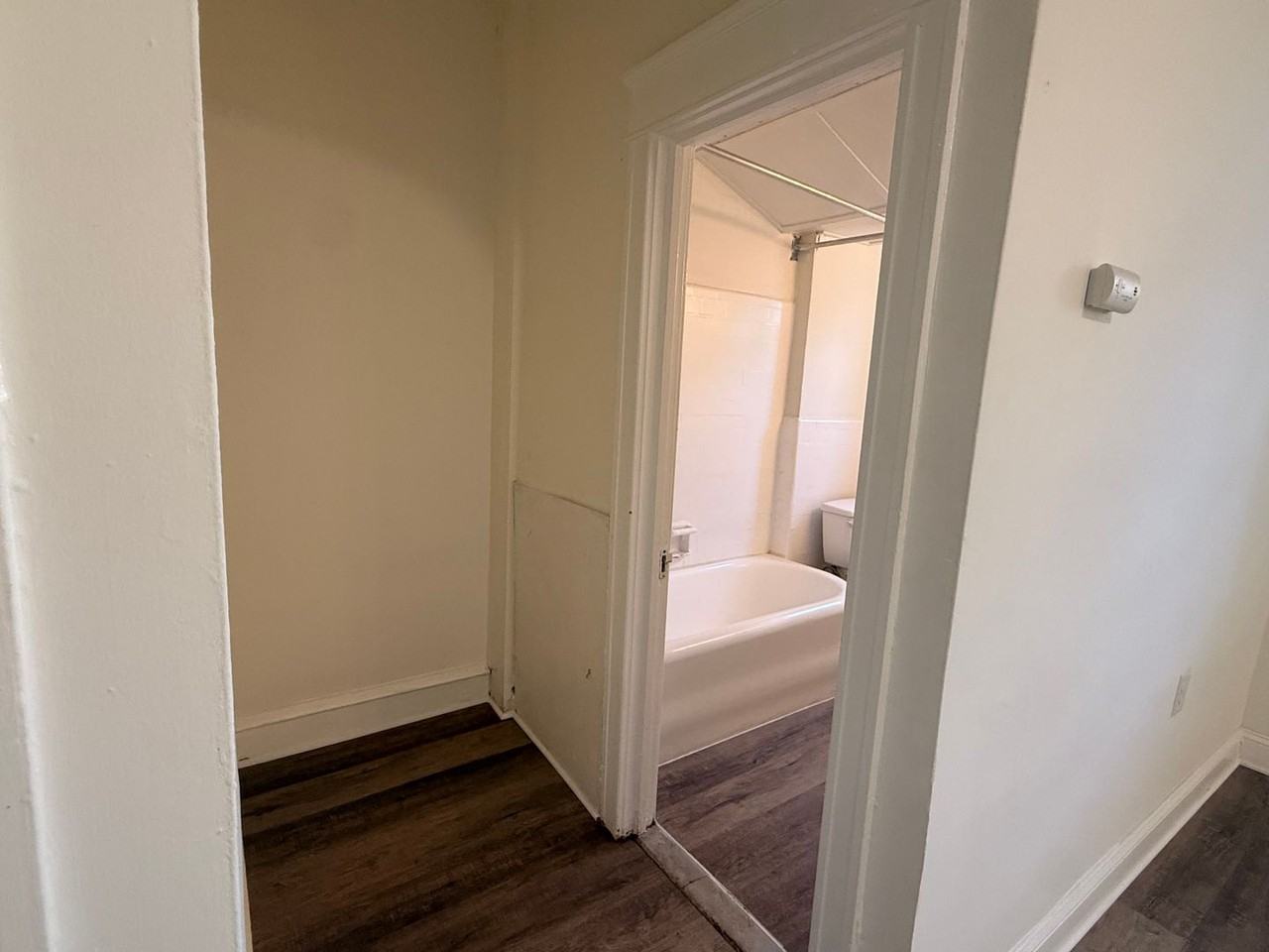 260 N Wycombe Ave - Photo 4 of 9