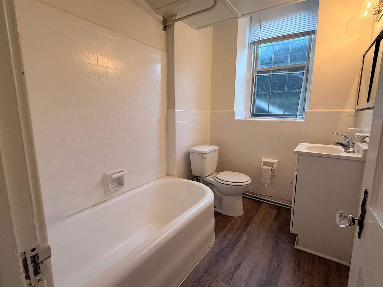 260 N Wycombe Ave - Photo 5 of 9