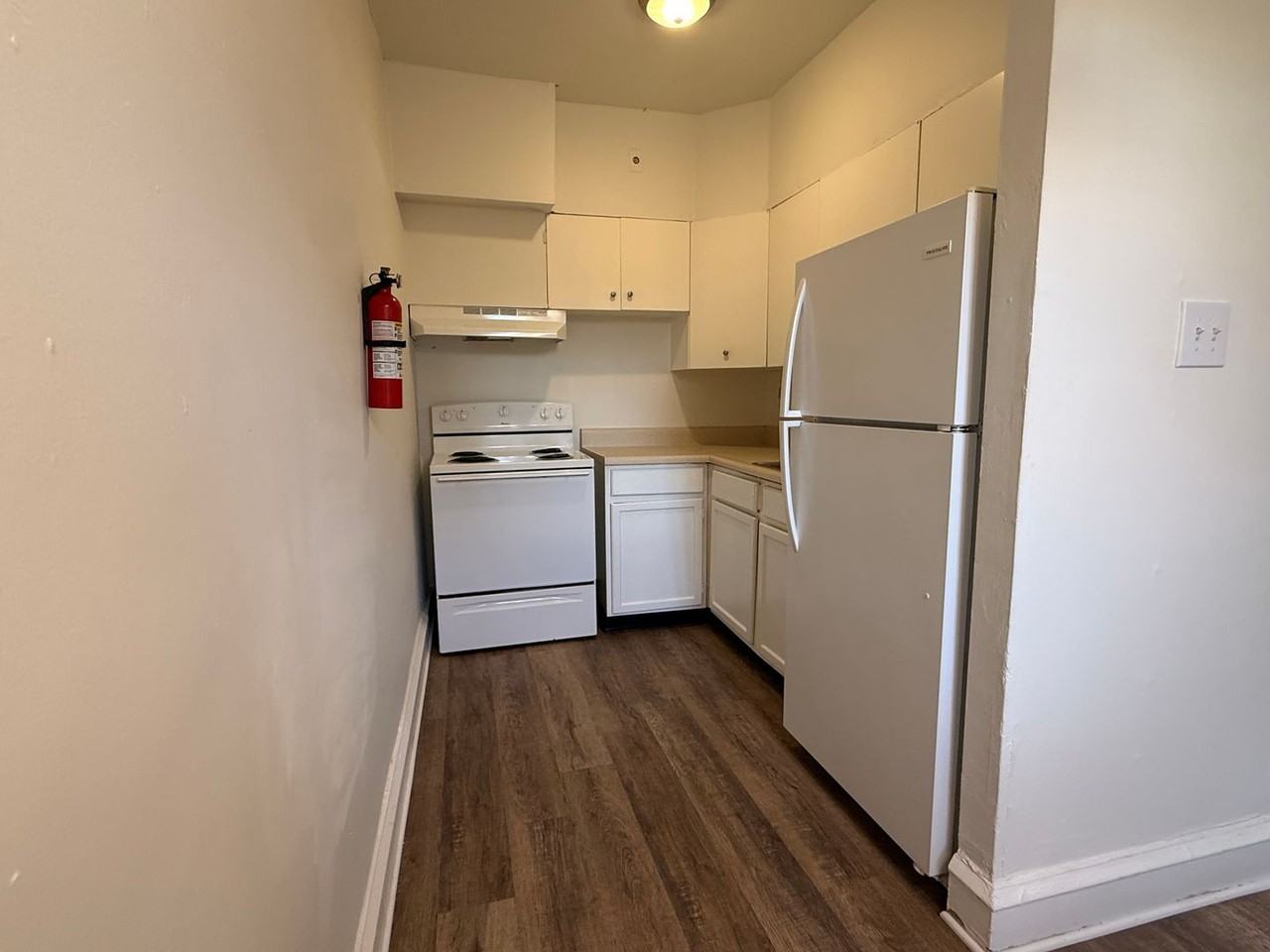 260 N Wycombe Ave - Photo 7 of 9