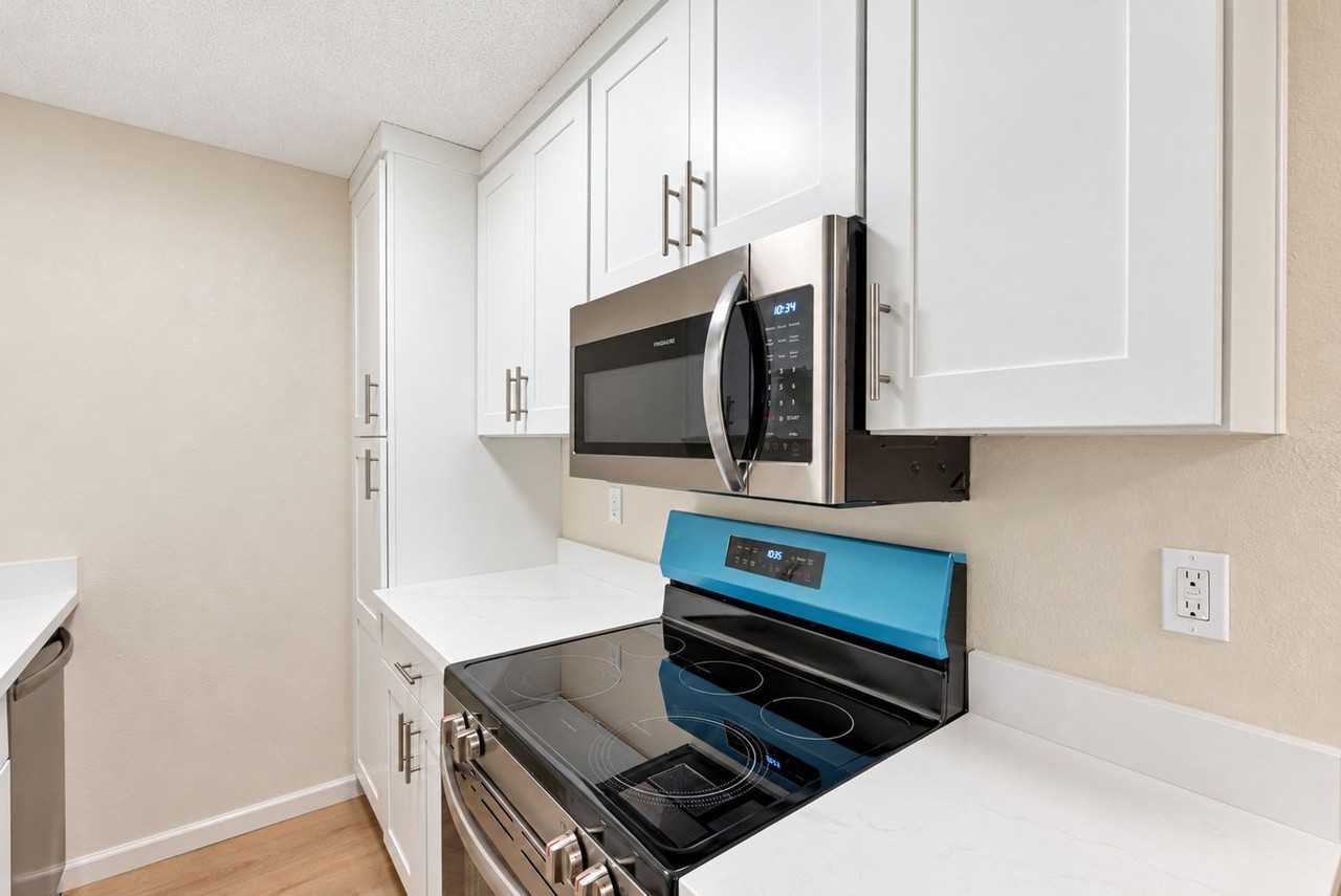 Great location in Ballard - Photo 5 of 29