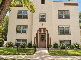 featured image of 212 W Broadway Ave
