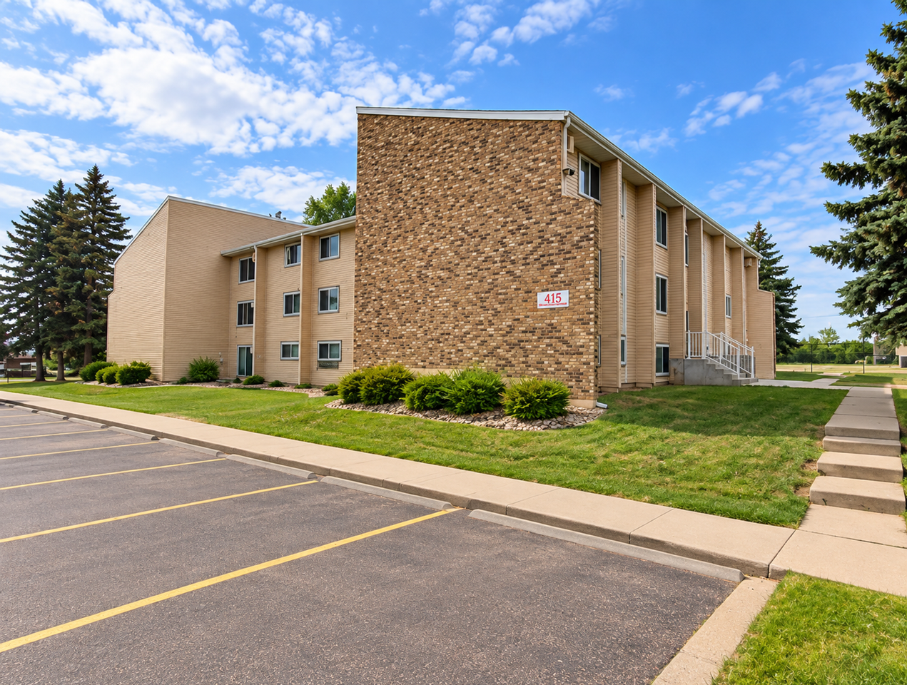 High Ridge Apartments - Photo 3 of 4