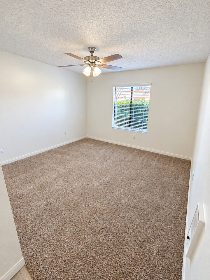 Quail Creek Apts - Riverside - Photo 4 of 8