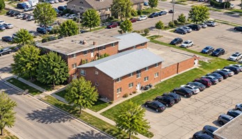 featured image of 419 N 8th St