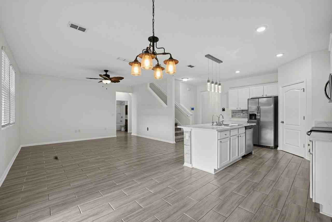 3512 Guppy Ct - Photo 6 of 38