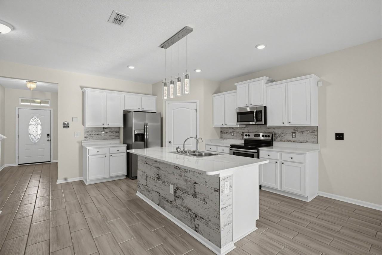 3512 Guppy Ct - Photo 7 of 38