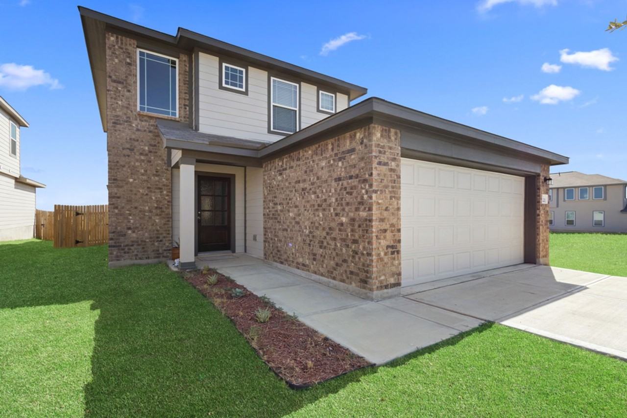 11221 Hollinger Cir - Photo 2 of 25