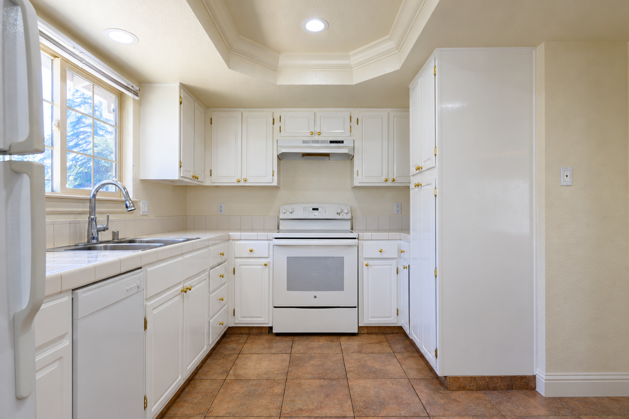 261 Washington - Photo 7 of 19
