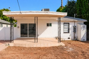 featured image of 604 W 10th St