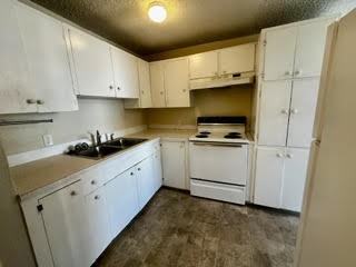 628 East 16th Alley - Photo 5 of 10