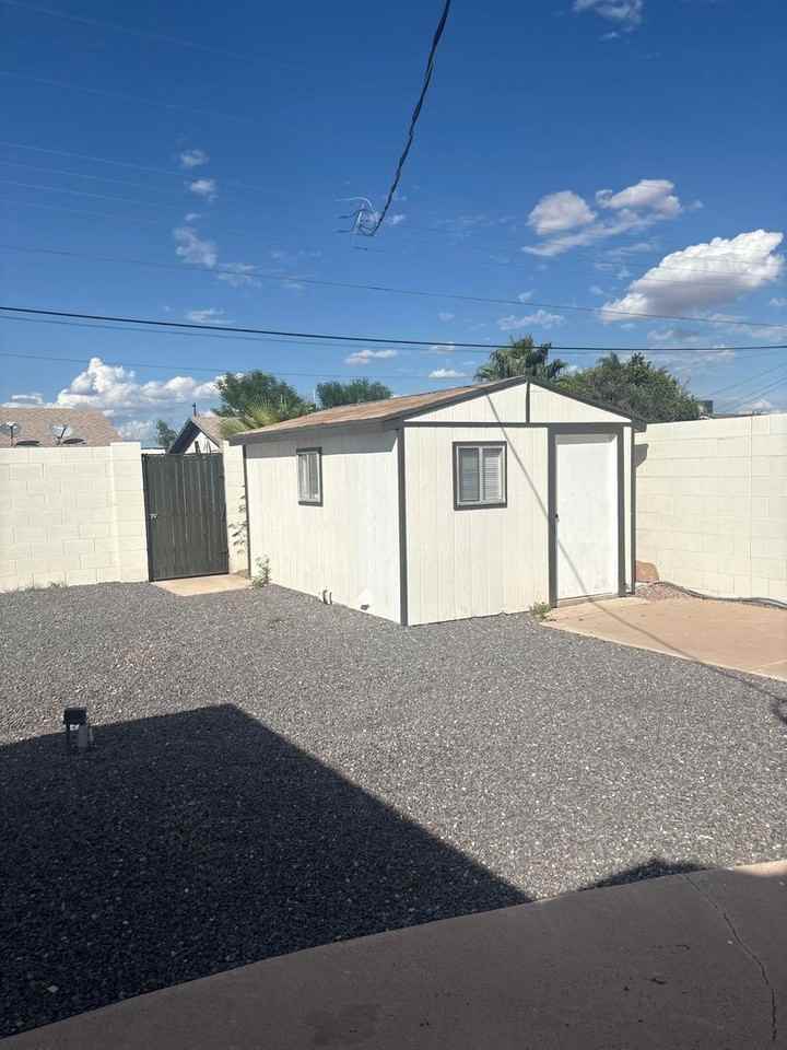 8408 E Wilshire Dr - Photo 6 of 22