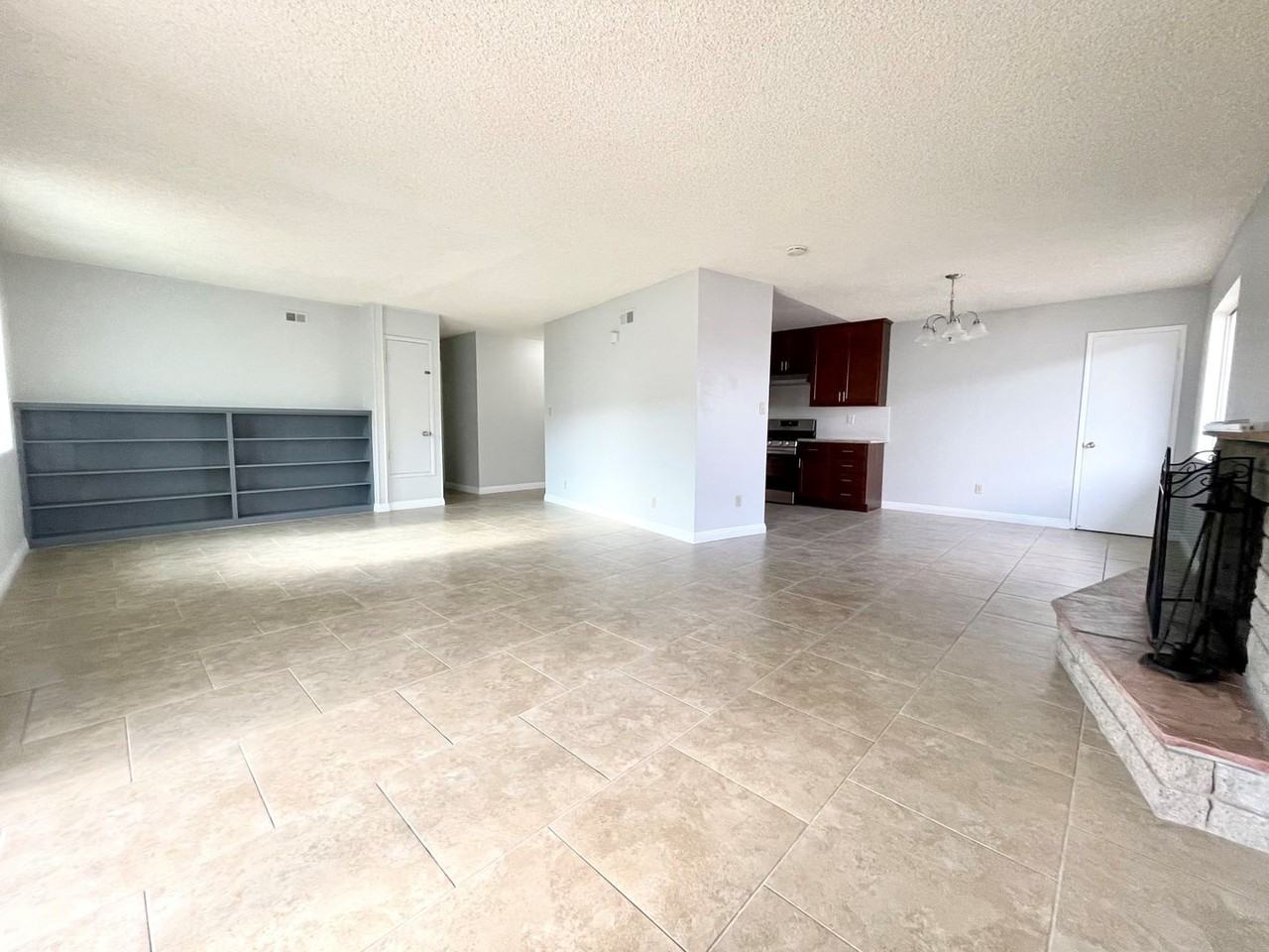 321 Redondo Dr - Photo 5 of 14