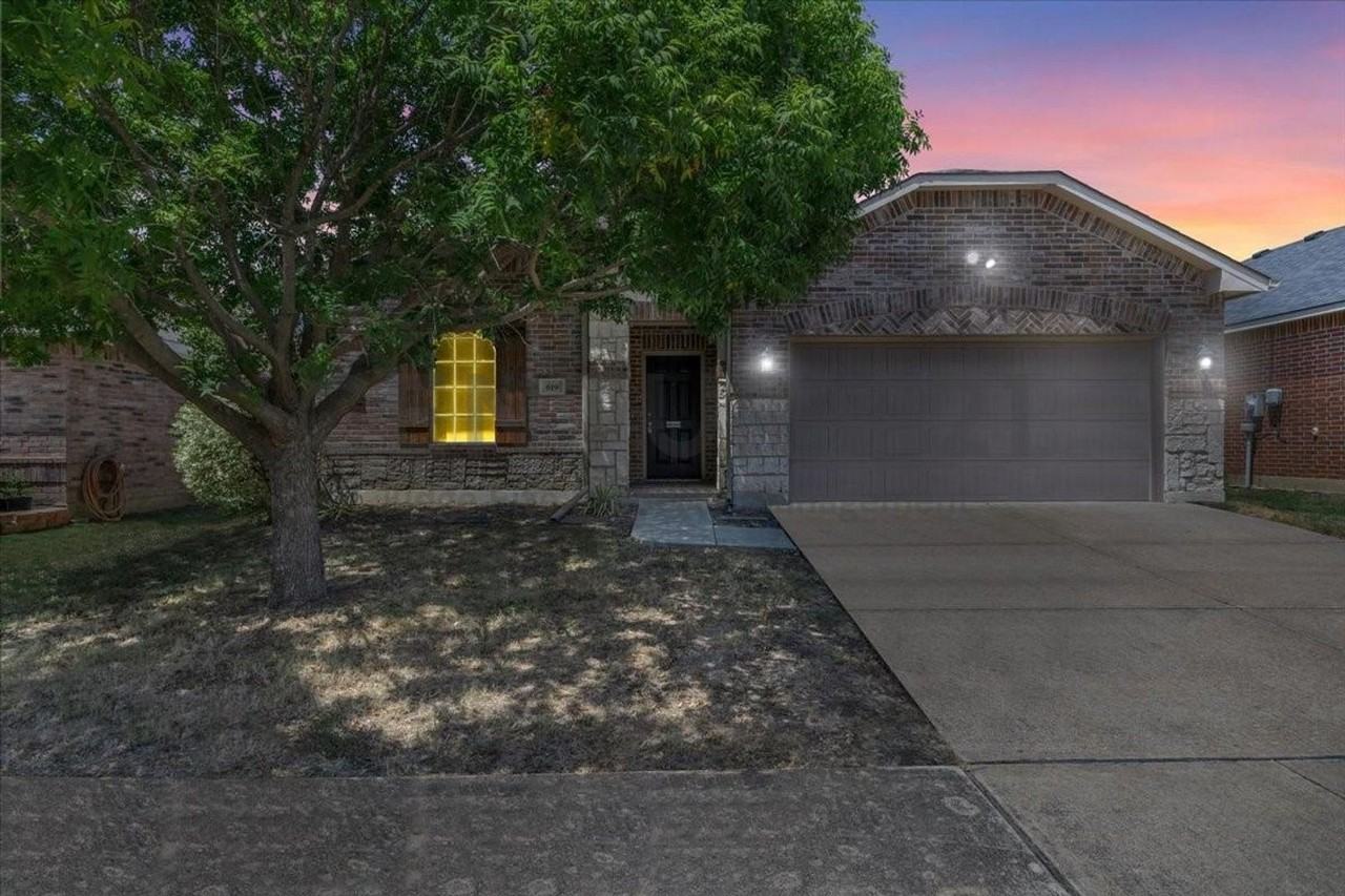619 Denali Dr - Photo 2 of 34