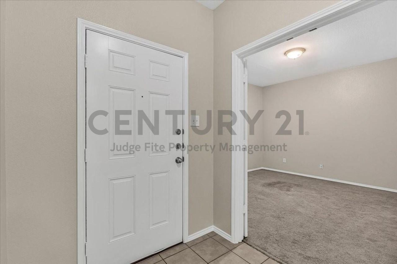 619 Denali Dr - Photo 5 of 34