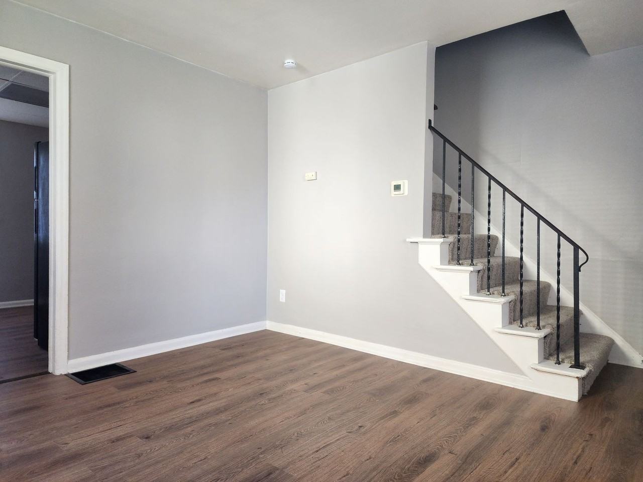 968 S Harris Ave - Photo 4 of 23