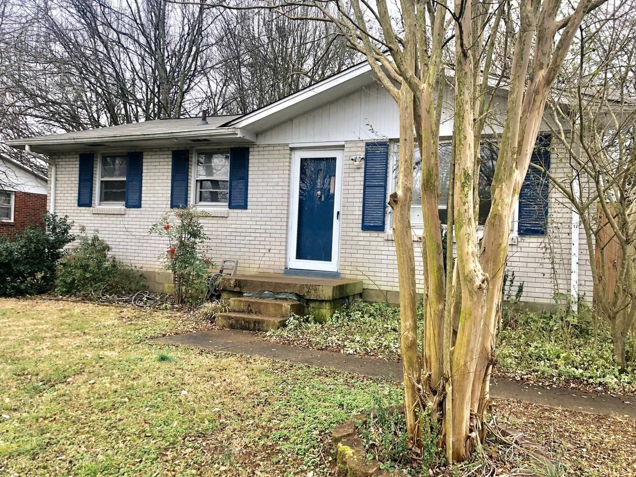 328 Dinwiddie Dr - Photo 2 of 4