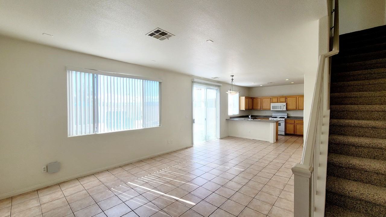 8381 Golden Cypress Ave - Photo 3 of 26