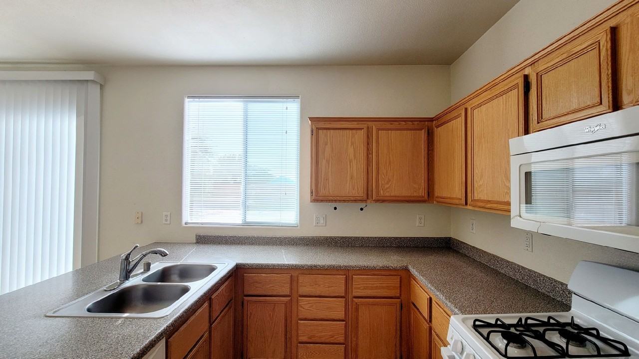 8381 Golden Cypress Ave - Photo 6 of 26