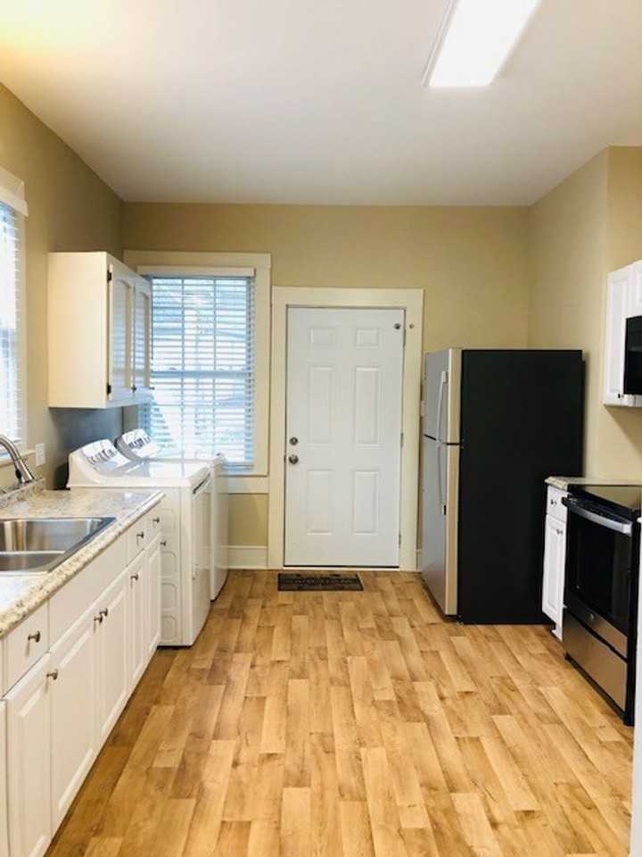 1 Meadow St - Photo 3 of 14