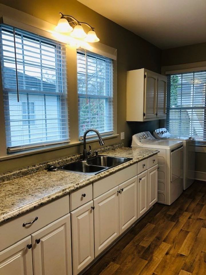 1 Meadow St - Photo 6 of 14