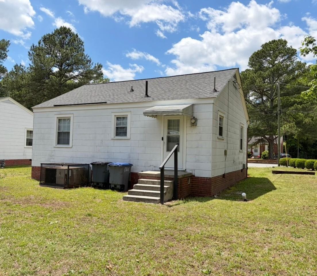 1124 Pitt St - Photo 3 of 15