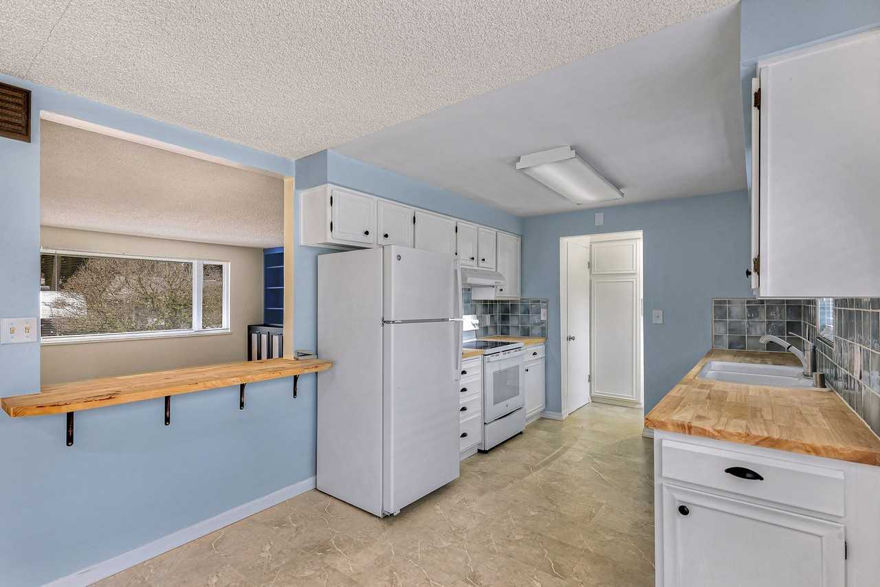 4115 Beechwood Dr W - Photo 7 of 17