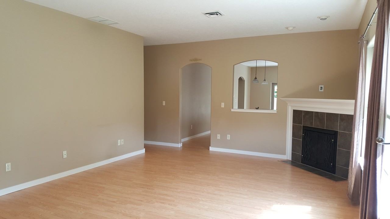 2540 Wright St - Photo 3 of 9
