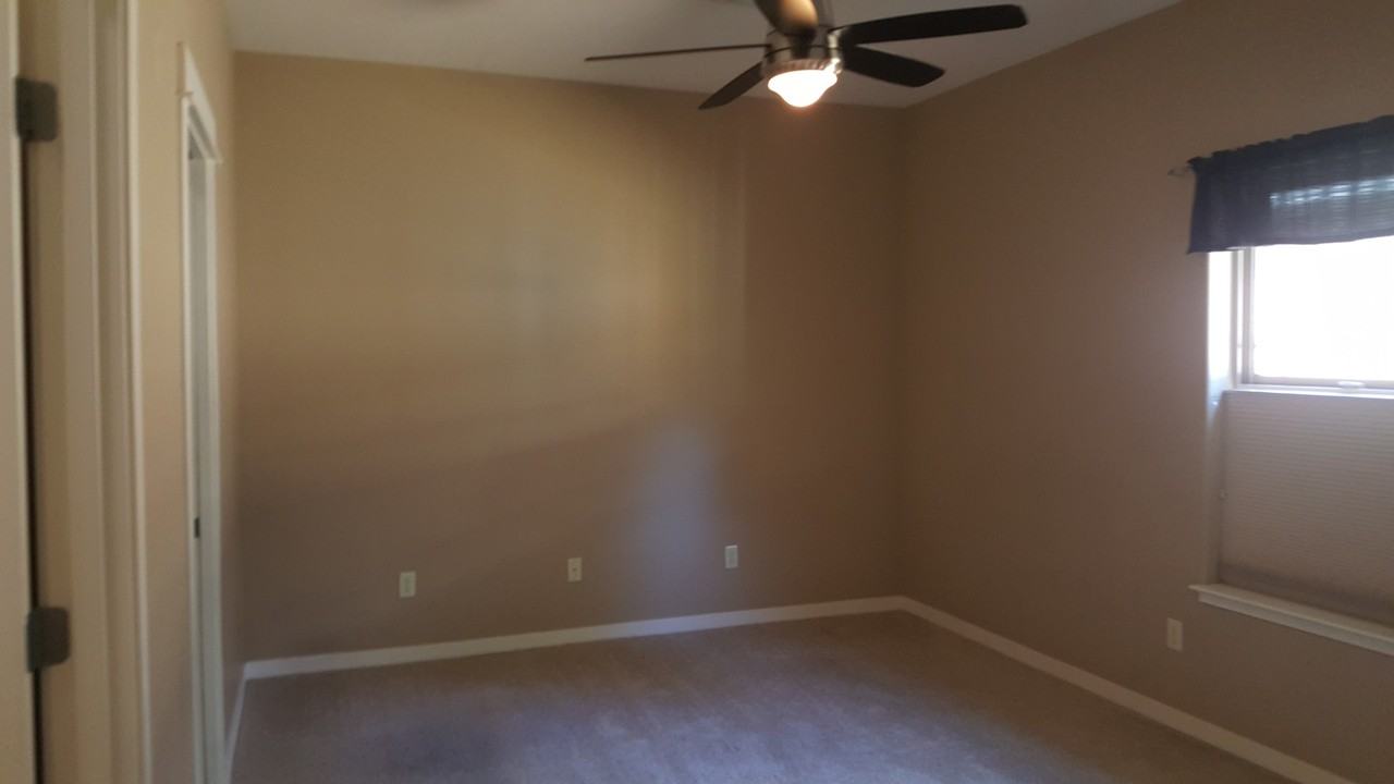 2540 Wright St - Photo 7 of 9