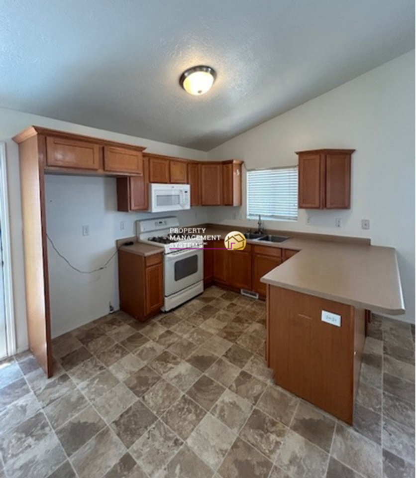 2251 W 2120 N - Photo 6 of 38