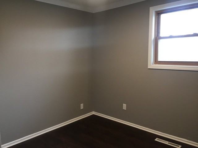 8028 S Kenton Ave - Photo 6 of 8