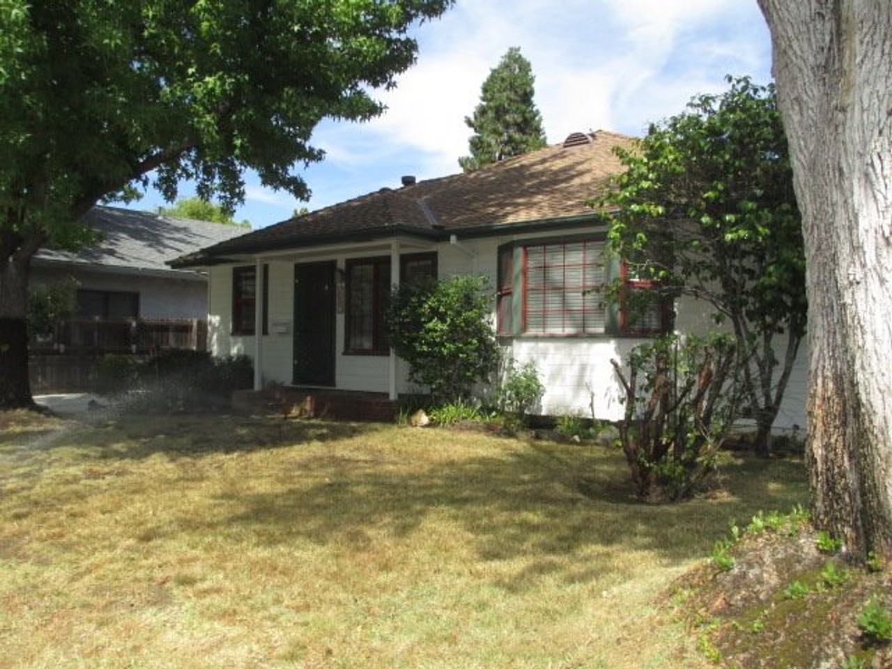 3561 63rd St - Photo 2 of 30