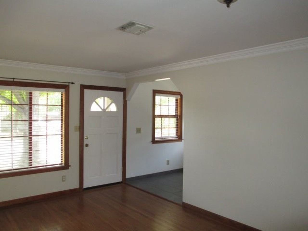 3561 63rd St - Photo 5 of 30