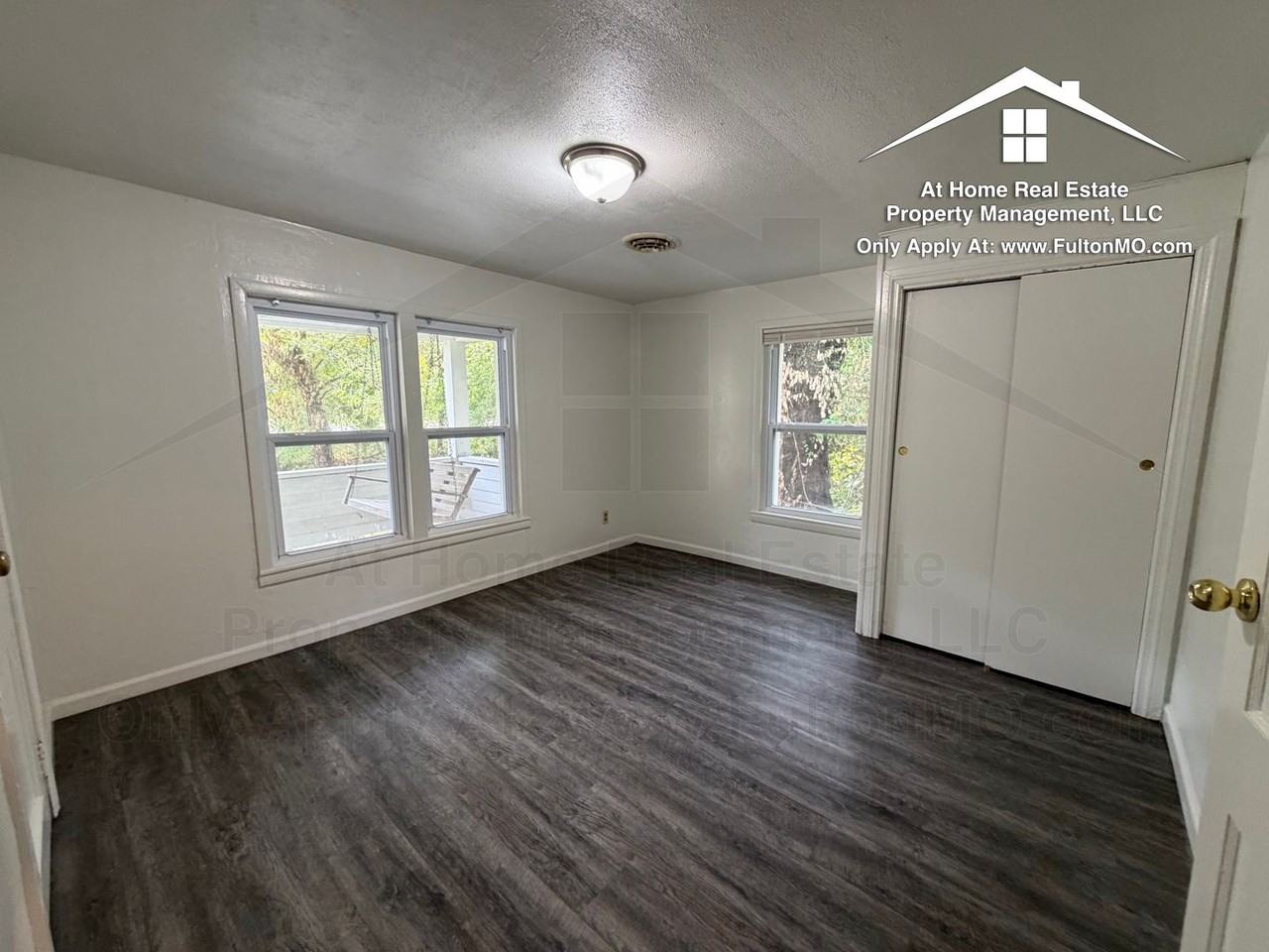 221 W 2nd St - Photo 6 of 31