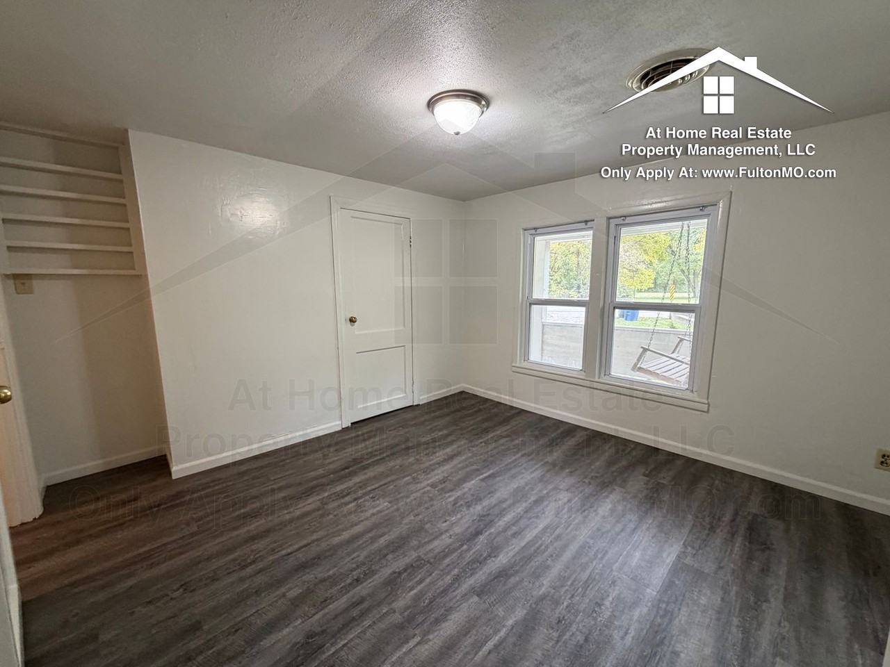 221 W 2nd St - Photo 7 of 31