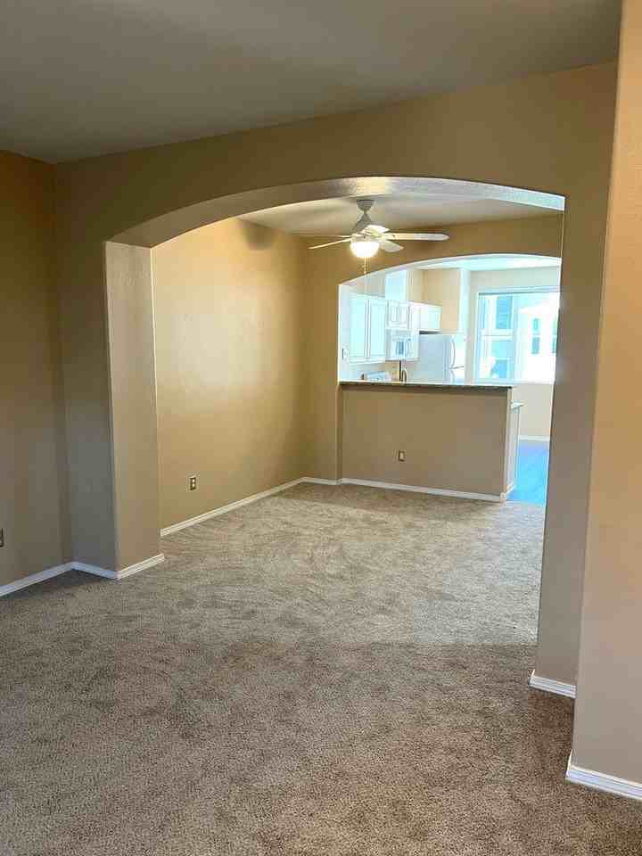 14198 Sw Barrows Rd #2 - Photo 5 of 50
