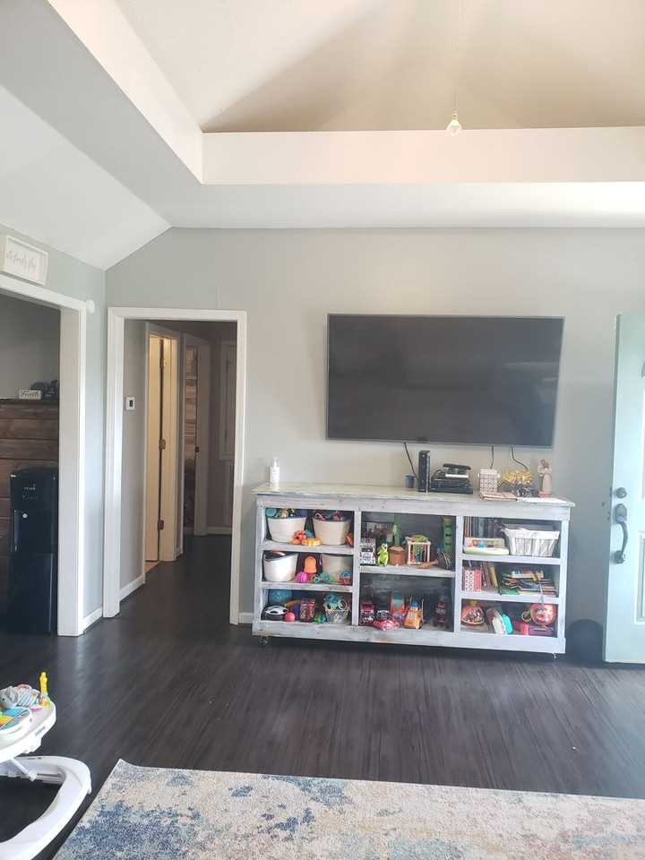 1928 Roscoe Dr - Photo 3 of 28