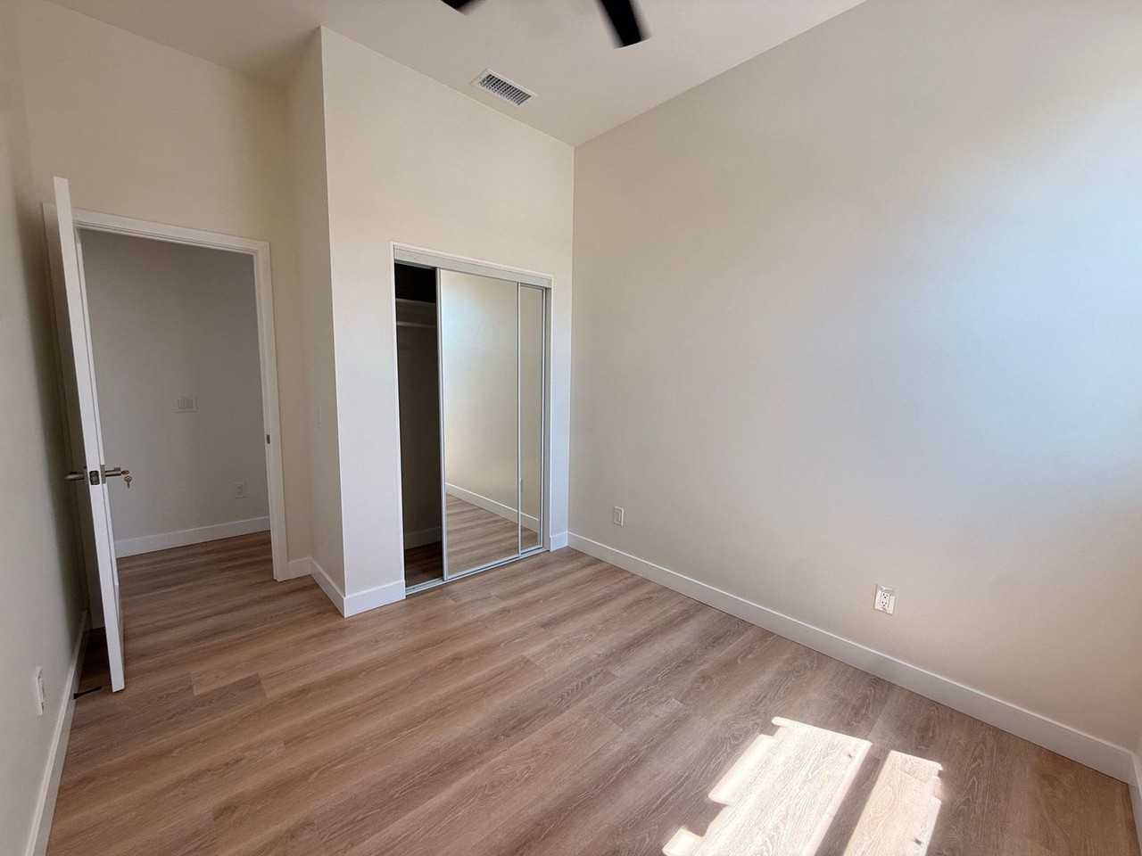 5167 Ewing St - Photo 7 of 16
