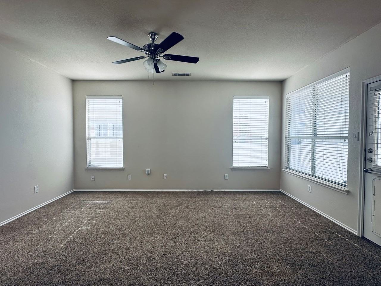 10941 Colonial Heights Ln - Photo 5 of 23