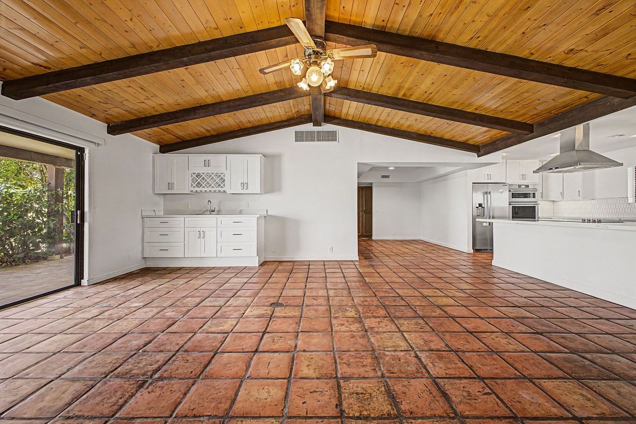 17305 E San Marcus Dr - Photo 5 of 43