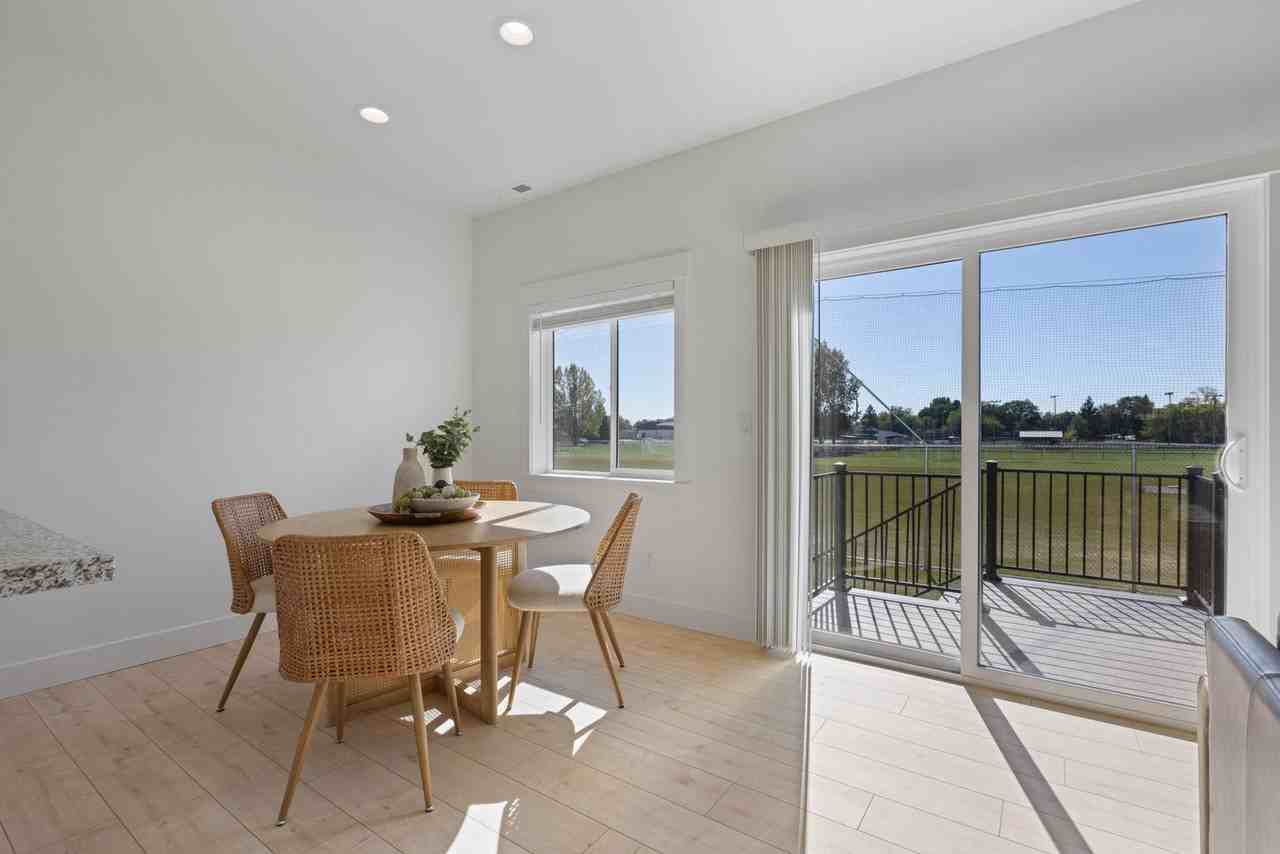 1128 Home Run Ave - Photo 6 of 31