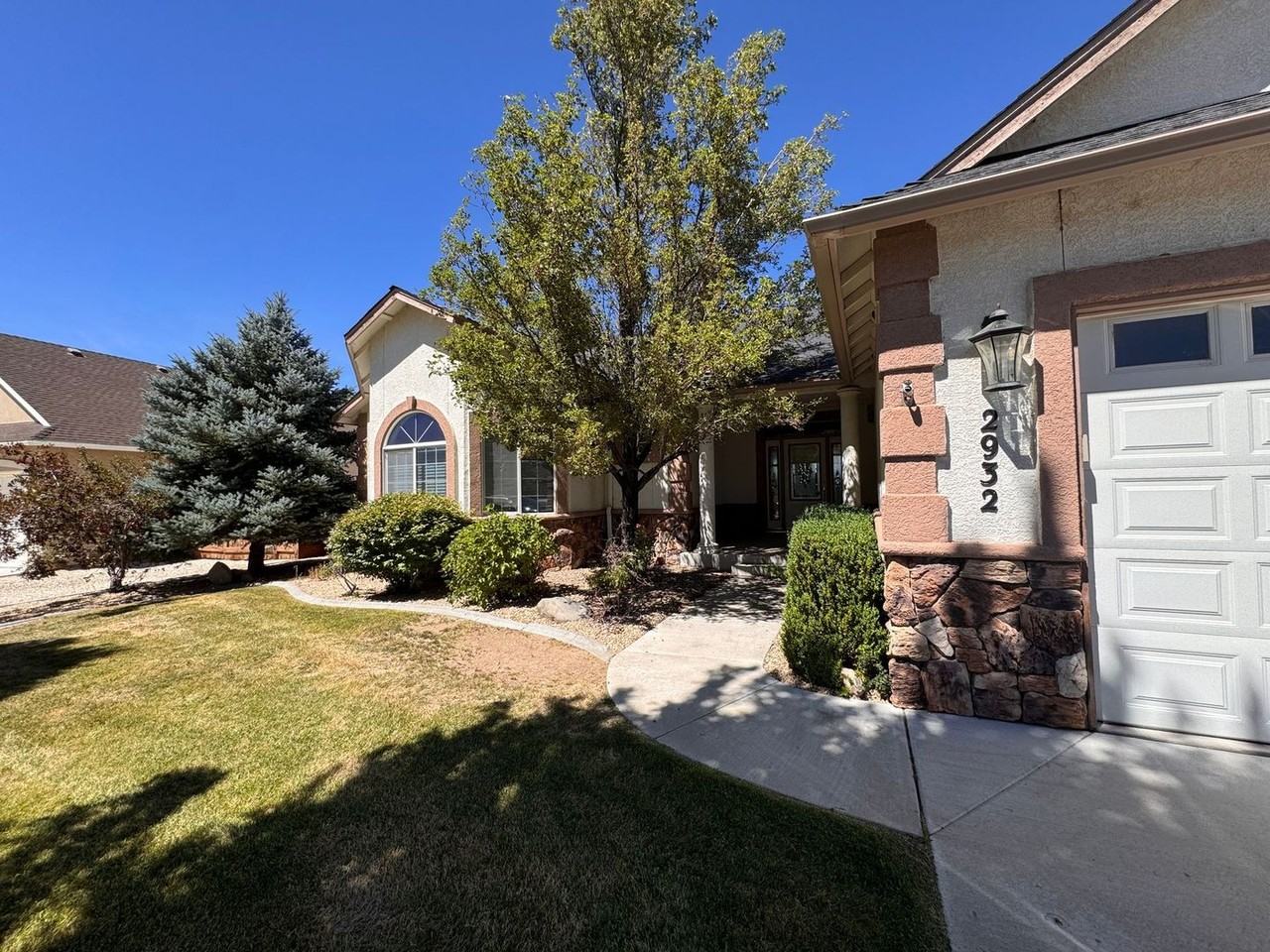 2932 La Cresta Cir - Photo 2 of 26