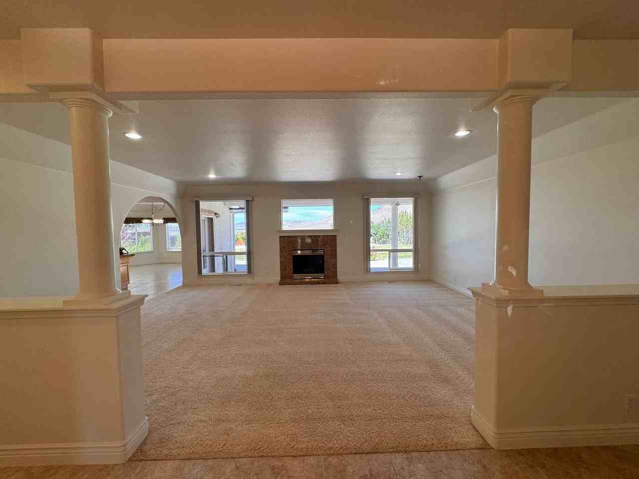 2932 La Cresta Cir - Photo 3 of 26