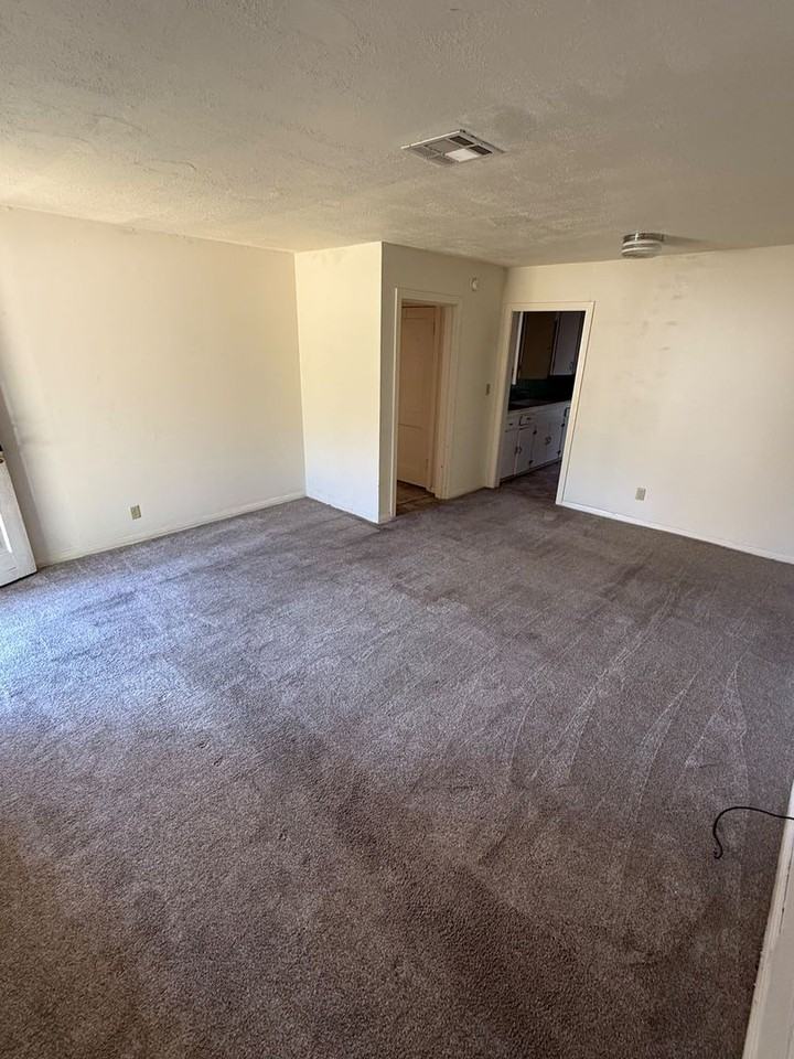 5180 Chambers St - Photo 6 of 8