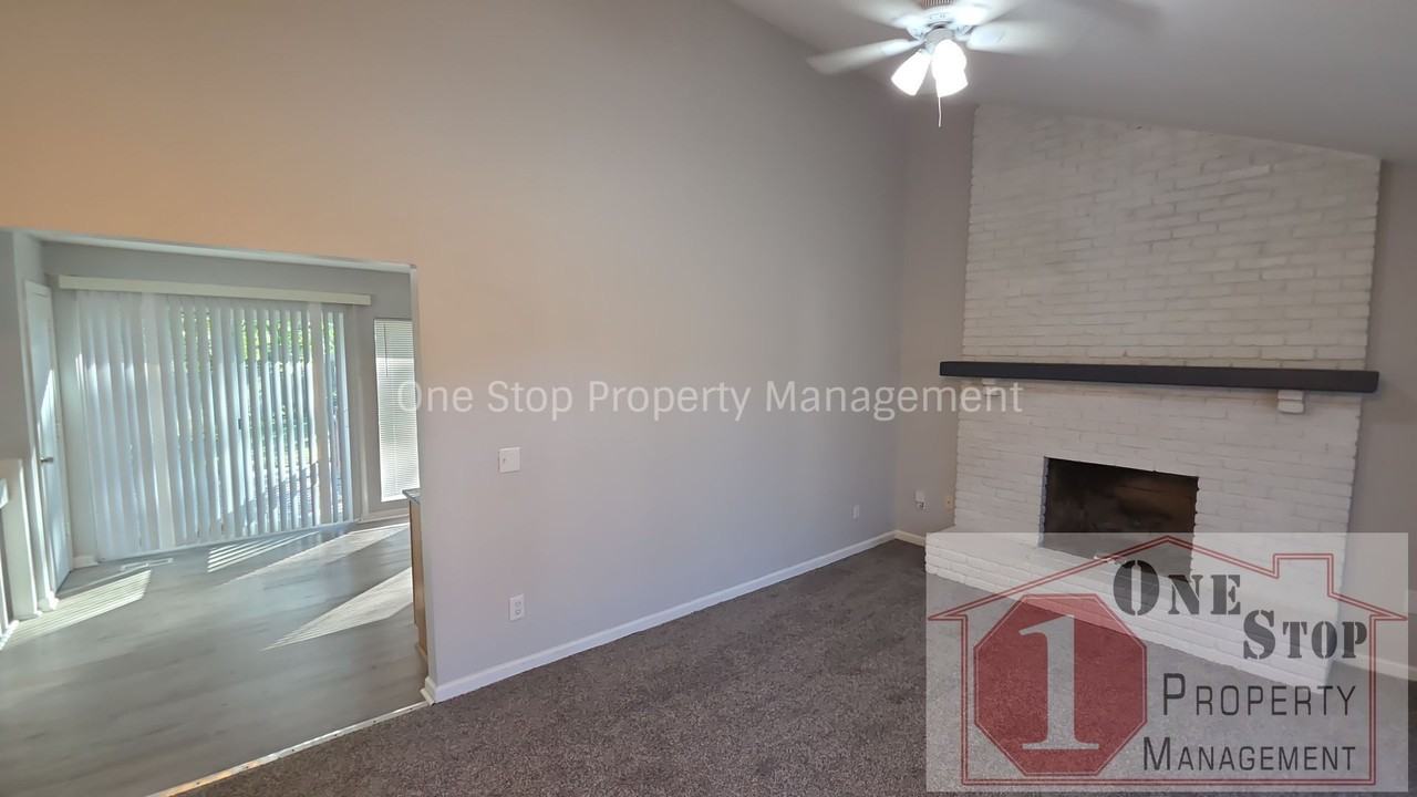 7605 Nw 73rd St - Photo 4 of 29