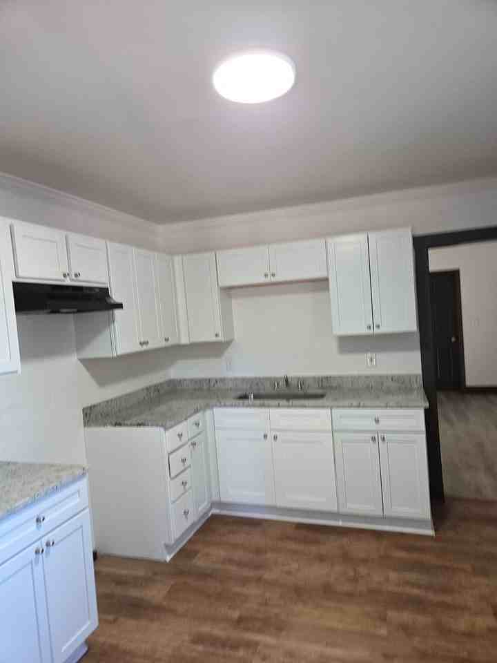 1622 Hillside Ave - Photo 4 of 18