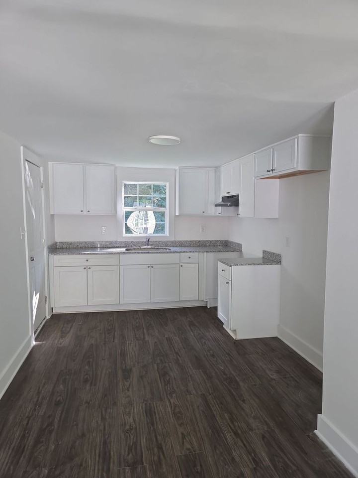 2342 Old Blackmon Ln - Photo 2 of 10