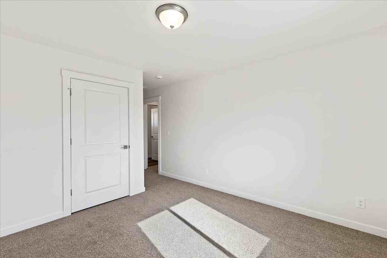 1822 E Eddington St - Photo 2 of 16