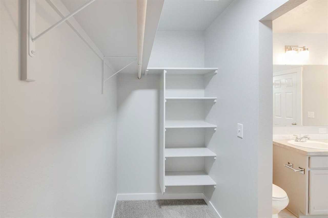 1822 E Eddington St - Photo 3 of 16