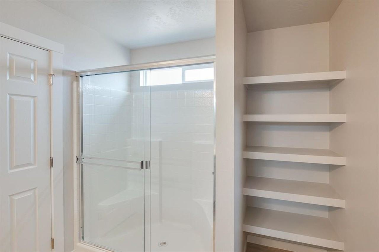 1822 E Eddington St - Photo 4 of 16